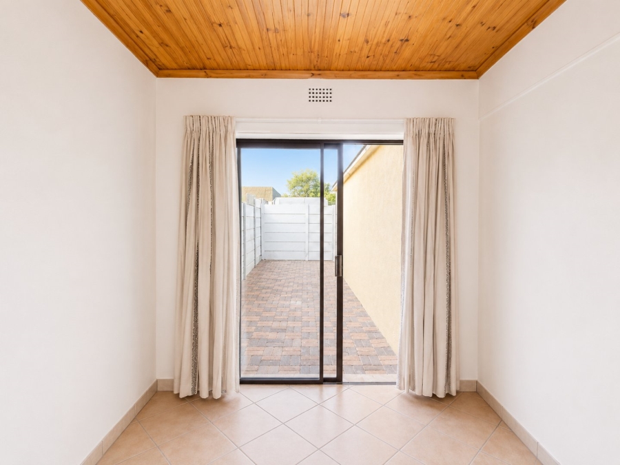 To Let 1 Bedroom Property for Rent in Sandvlei Western Cape